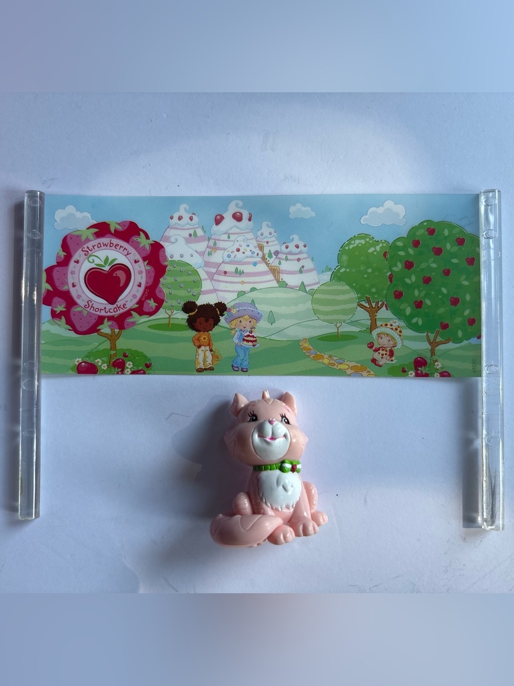 Strawberry Shortcake Y2K Pink Kitty Figure - Custard 2002 with Flag